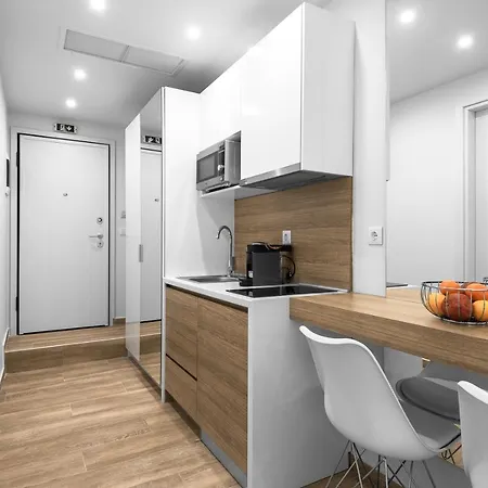 Hermes Suites, Ermou St, Nilie Hospitality Mgmt * Салоники